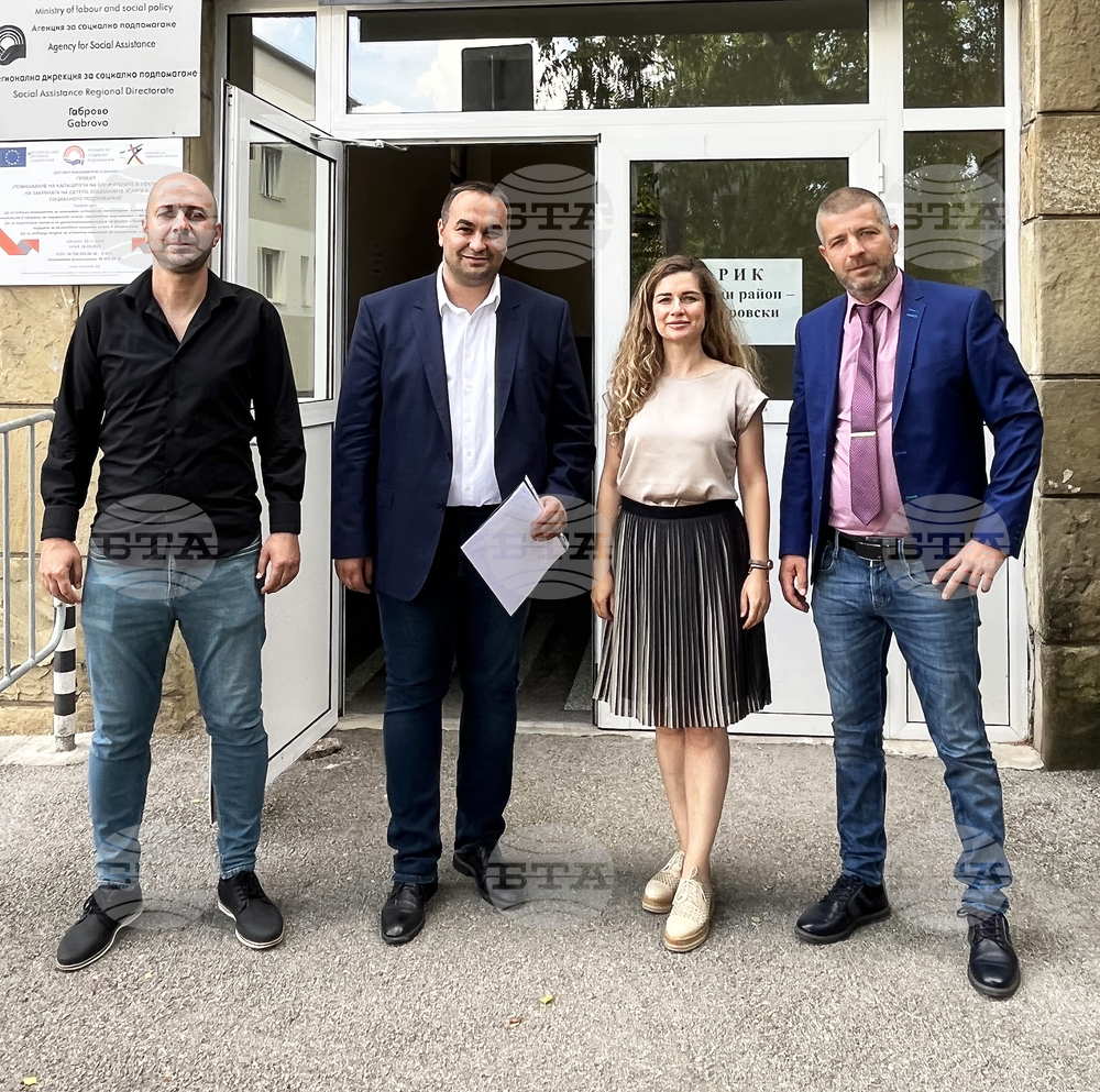 Коалиция "БСП за България" регистрира днес в Габрово осемчленна листа кандидати за народни представители