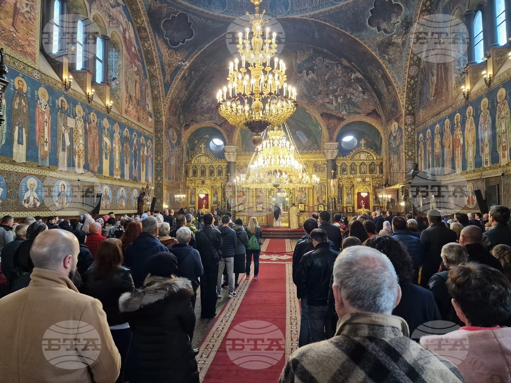 Храм „Св. Вмчца Неделя“ - патриарх Неофит - заупокойна света литургия
