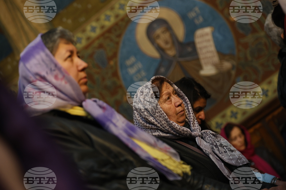 Храм „Св. Вмчца Неделя“ - патриарх Неофит - заупокойна света литургия