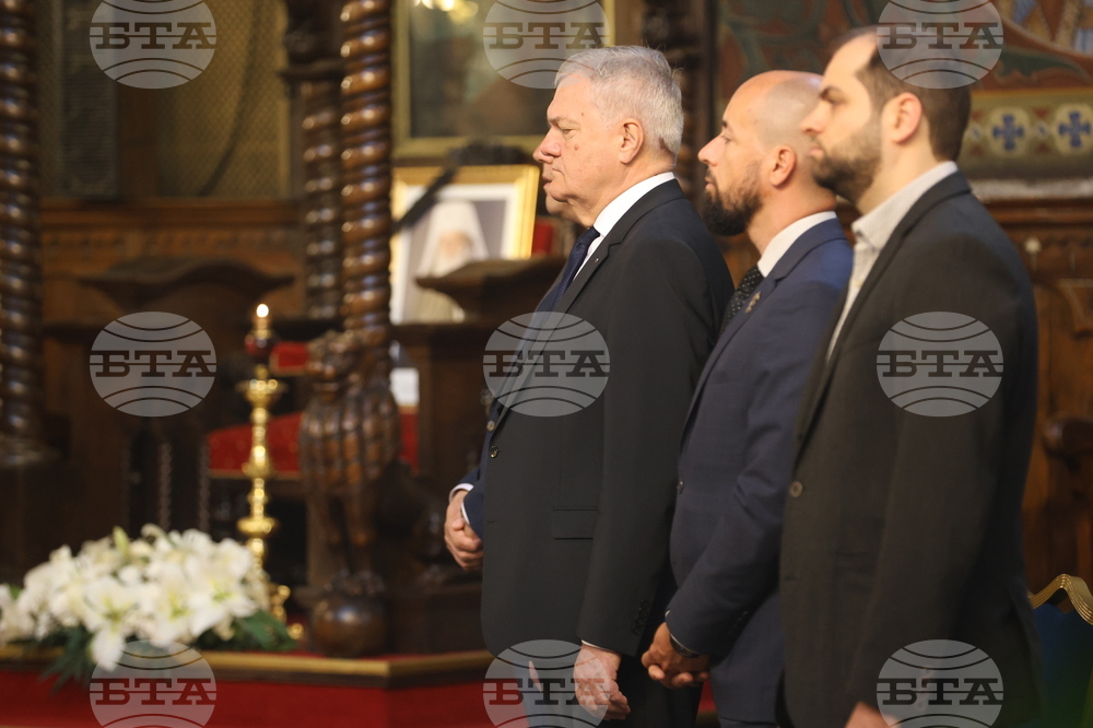 Храм „Св. Вмчца Неделя“ - патриарх Неофит - заупокойна света литургия