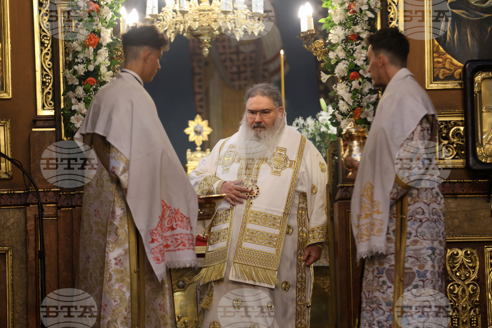 Храм „Св. Вмчца Неделя“ - патриарх Неофит - заупокойна света литургия