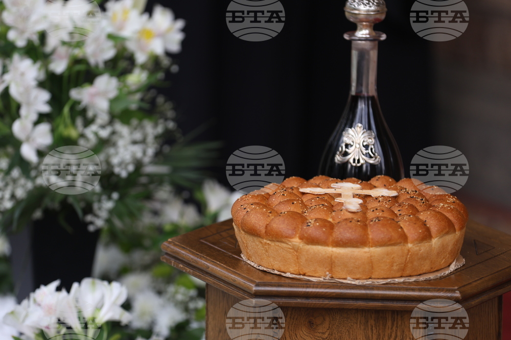 Храм „Св. Вмчца Неделя“ - патриарх Неофит - заупокойна света литургия