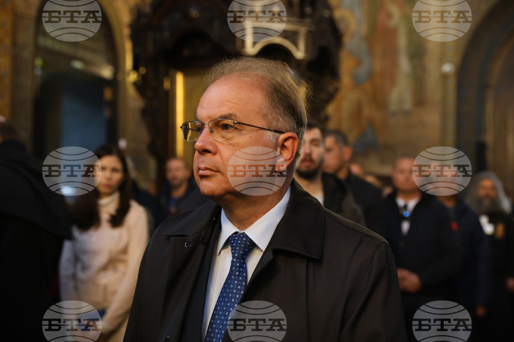 Храм „Св. Вмчца Неделя“ - патриарх Неофит - заупокойна света литургия