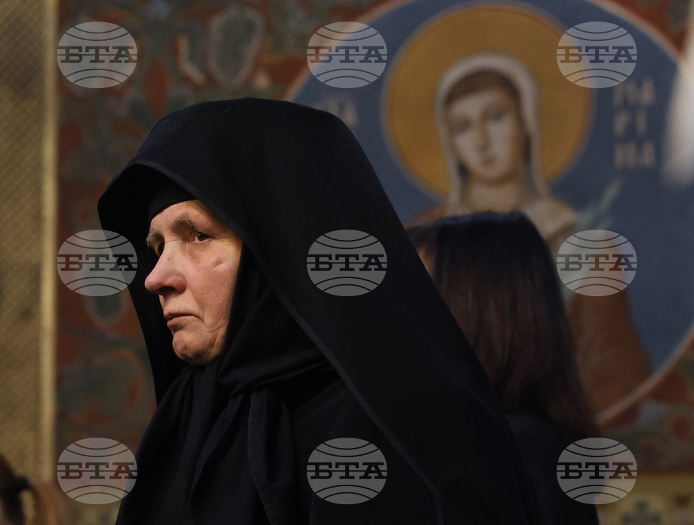 Храм „Св. Вмчца Неделя“ - патриарх Неофит - заупокойна света литургия