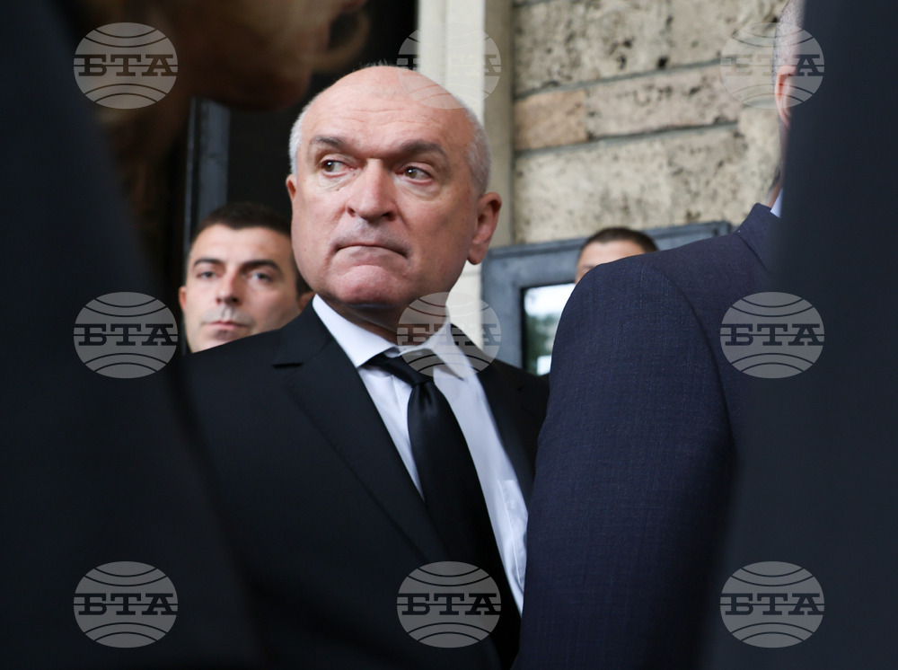 Храм „Св. Вмчца Неделя“ - патриарх Неофит - панихида