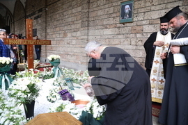 Храм „Св. Вмчца Неделя“ - патриарх Неофит - панихида