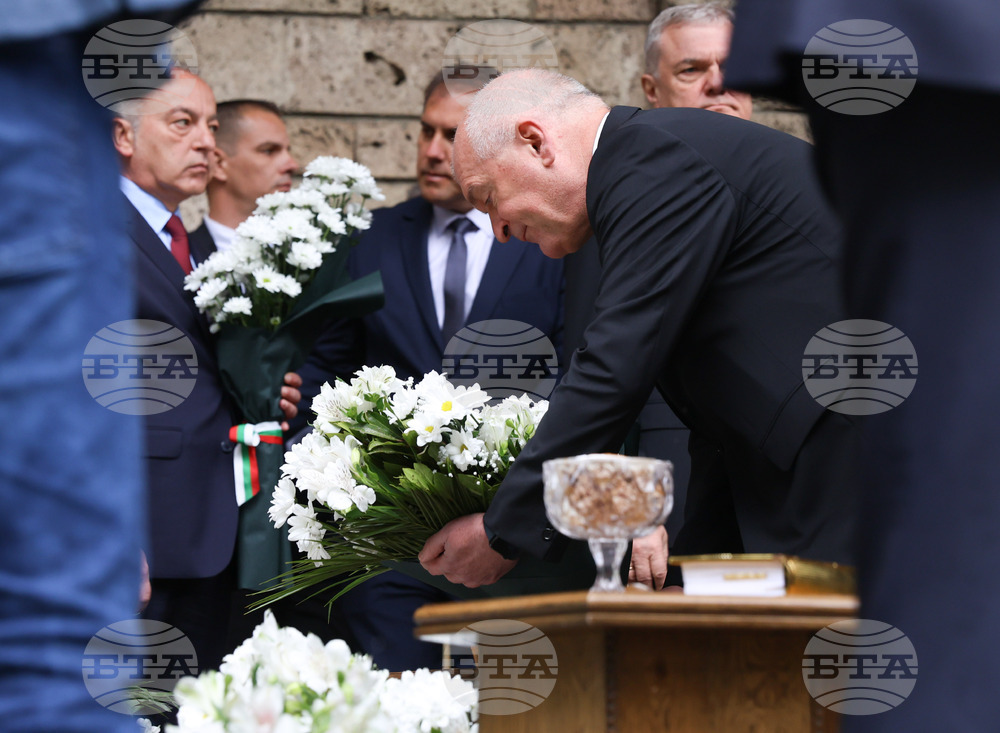 Храм „Св. Вмчца Неделя“ - патриарх Неофит - панихида