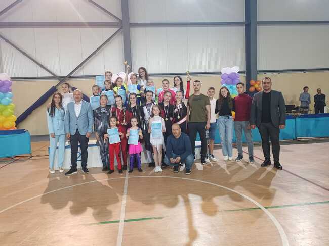 Община Ловеч: „Роксмайл“ с четири медала от турнира по акробатичен рокендрол в Ловеч