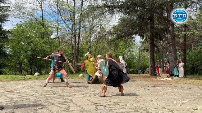 Спектакъл, посветен на бита и културата на древните траки, беше представен в Казанлък