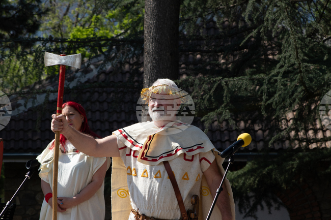 Казанлък - възстановка - бит и култура на древните траки