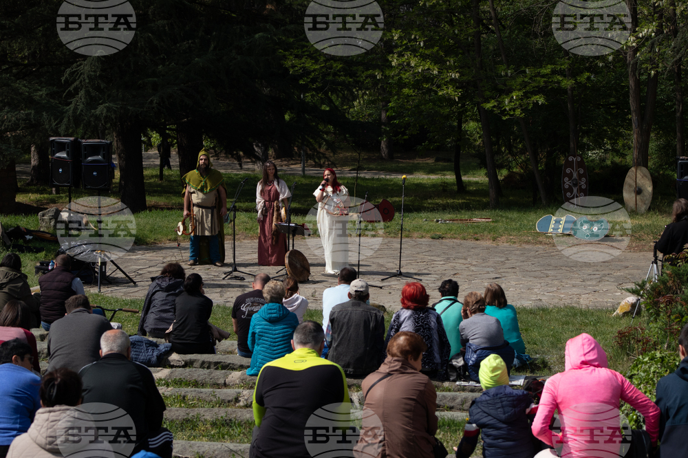 Казанлък - възстановка - бит и култура на древните траки