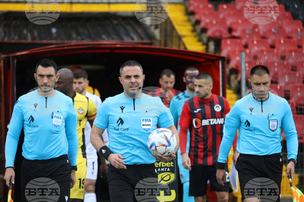 Футбол - Локомотив (София) - Ботев (Пловдив)