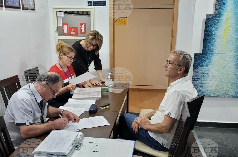 "Демократична България" подаде документи за регистрация на листата в РИК-Силистра