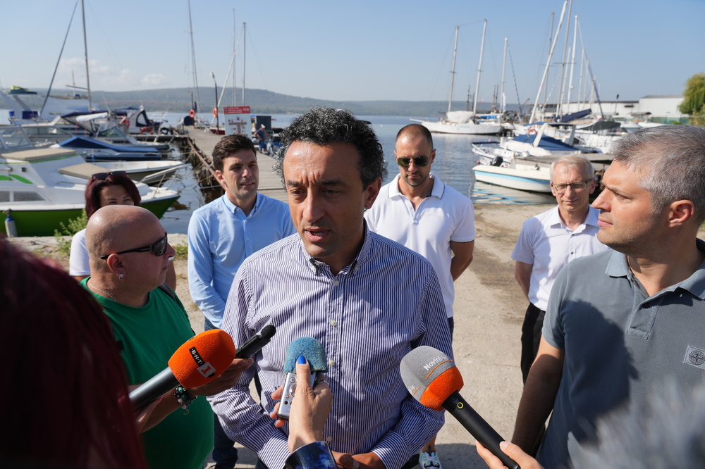 ПП във Варна: Удълбочаването на каналите на варненското пристанище е обвито в мъгла, пътят на парите се губи