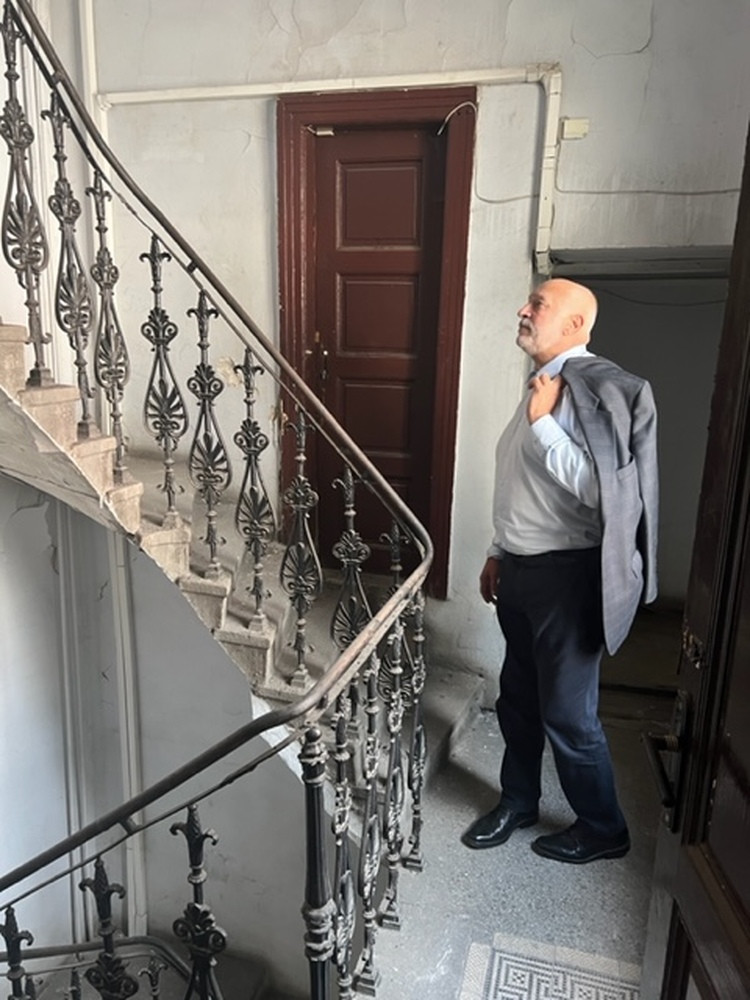 Министър Минеков инспектира две знакови сгради в столицата на бул. „Кн. Ал. Дондуков“ № 16 и на бул. „Патриарх Евтимий“ № 2