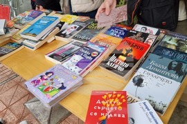 Добрич - ученици - благотворителен базар