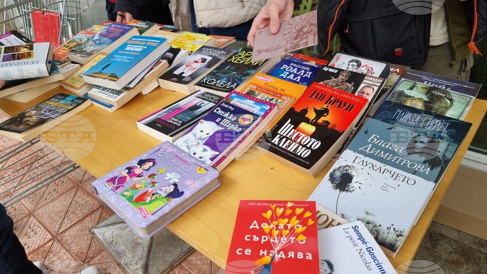 Добрич - ученици - благотворителен базар