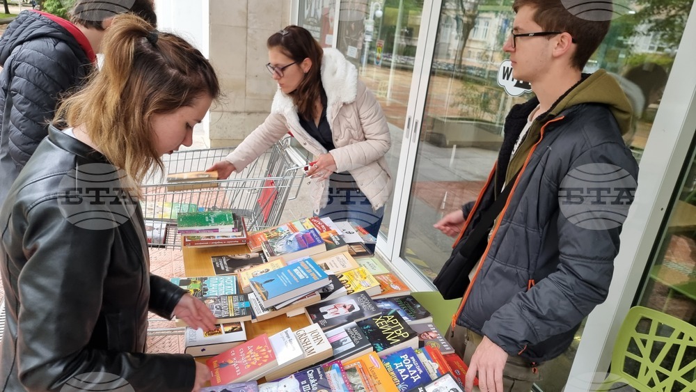 Добрич - ученици - благотворителен базар