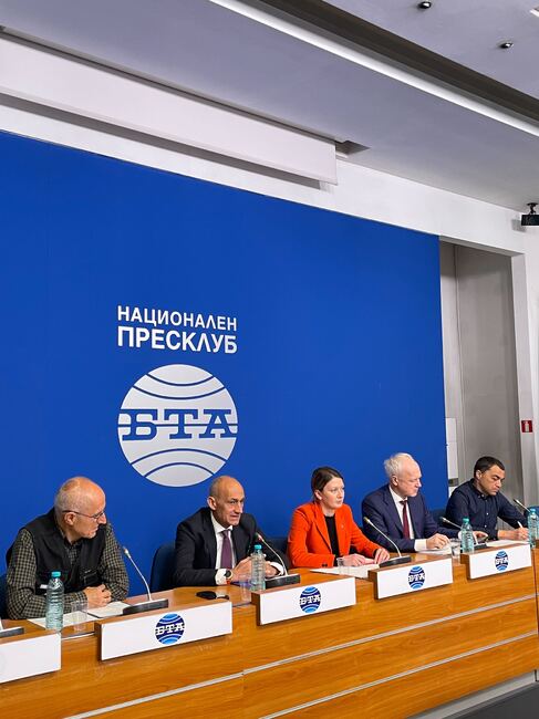 Цветелина Пенкова и експерти със седем приоритета за развитие на българската индустрия и енергетика