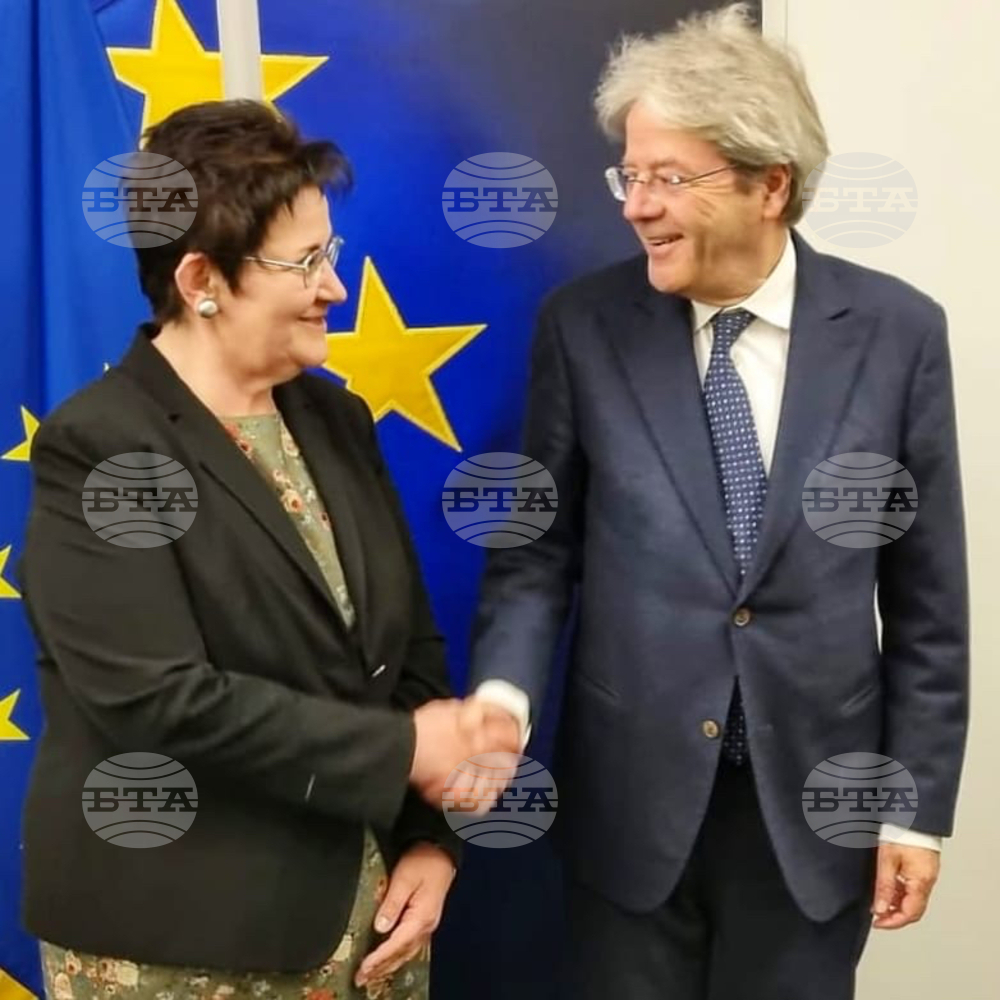 Bulgaria’s Finance Minister Petkova Confers with European Commissioner for Economy Gentiloni