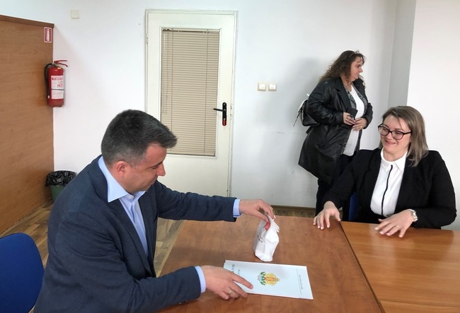 Областна администрация Смолян: Областният управител Захари Сираков откри Първото заседание на РИК-Смолян