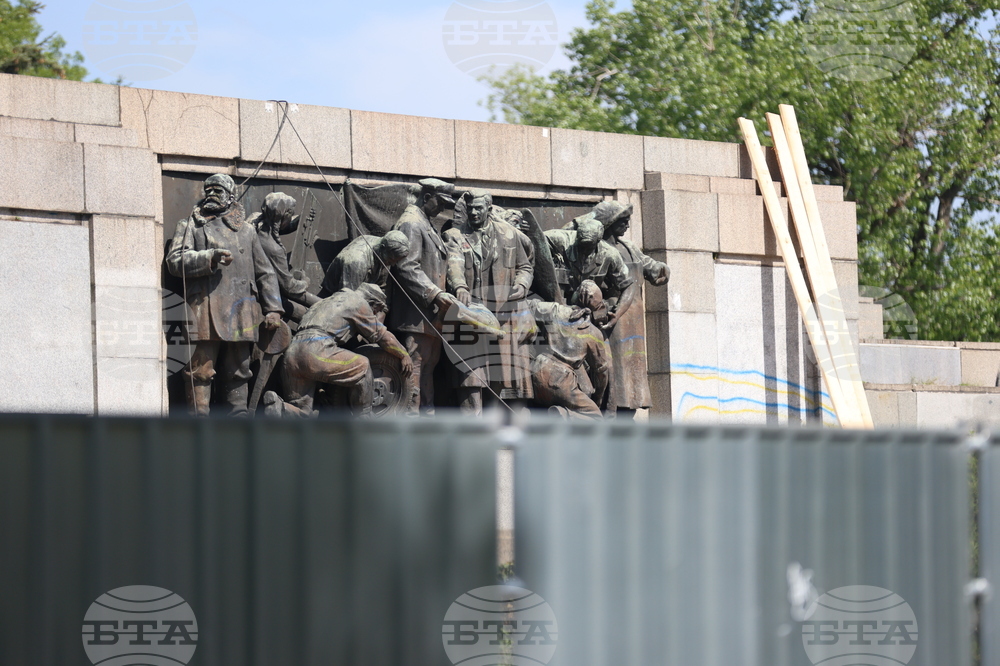 Паметник на Съветската армия - демонтаж