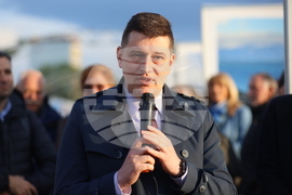 Ден на Земята - фотографска изложба „Ледовете на Антарктида"