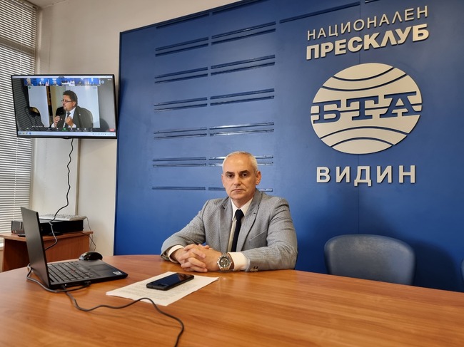 България трябва да продължи да развива космическите технологии, каза запасният офицер Александър Русев