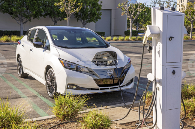 "Нисан" ще пусне нов електрически модел "Лийф" в Япония в опит да даде тласък на спадащите продажби