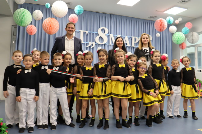 Празнично откриване на обновената сграда на ДГ №18 „8 март“ Хасково 