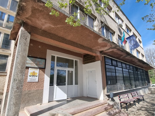 На местен референдум днес 102-ма от 138 избиратели гласуваха за промяната на името на полскотръмбешкото село Стефан Стамболово в Градина