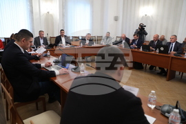 Парламент - Комисия по отбрана