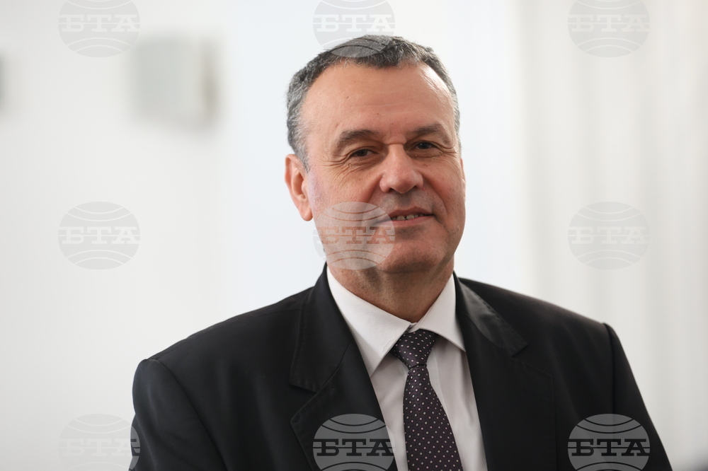 Парламент - Комисия по отбрана - Радостин Илиев