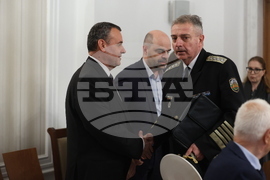 Парламент - Комисия по отбрана