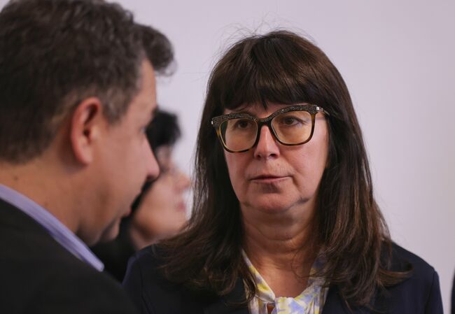 Около 400 са регистрираните заболели от коклюш, което е далеч от очаквания пик, каза служебният министър на здравеопазването Галя Кондева