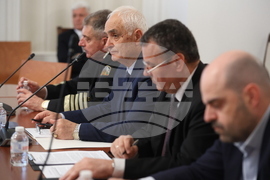 Парламент - Комисия по отбрана