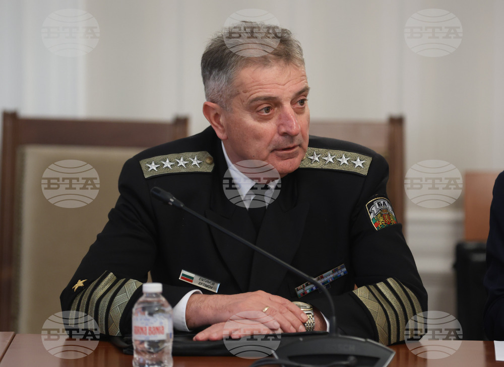 Парламент - Комисия по отбрана - Емил Ефтимов
