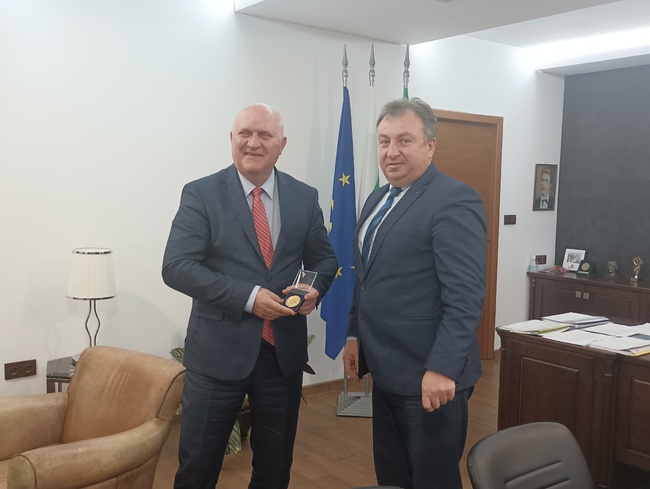 Община Шумен: Министърът на образованието и науката проф. Галин Цоков посети Община Шумен