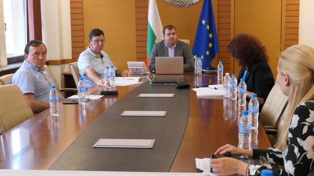 Министър Явор Гечев: Бързото разплащане на извънредната помощ е от ключово значение за производителите на плодове и зеленчуци