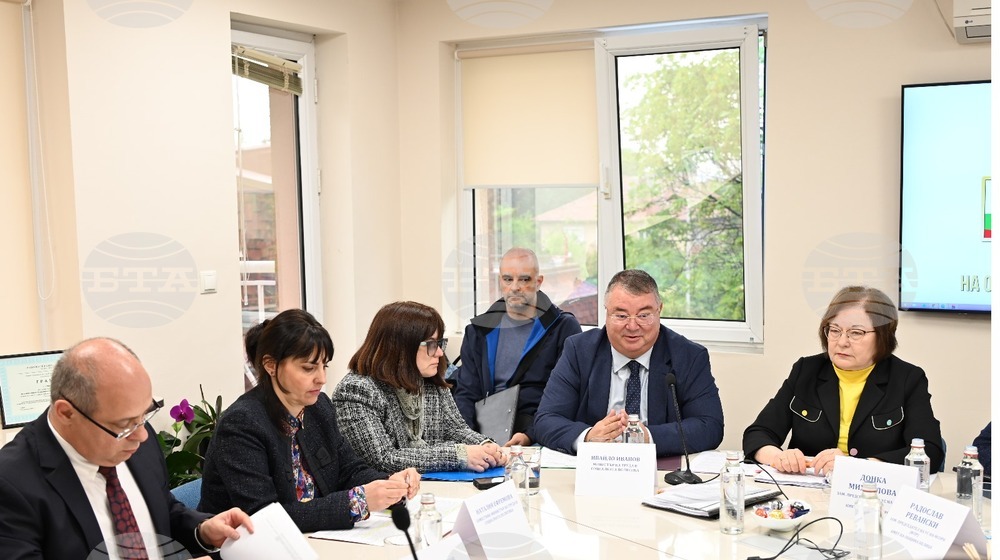 МТСП: Министър Иванов обсъди с НСОРБ възможностите за допълнително финансиране на значими социални проекти