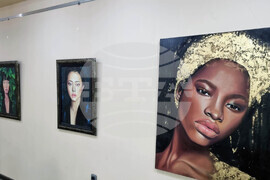 Варна - изложба на Силвия Колева; снимка: Валентина Добринчева