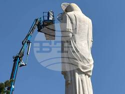 Дейности за защита на статуята на Света Богородица в Хасково 