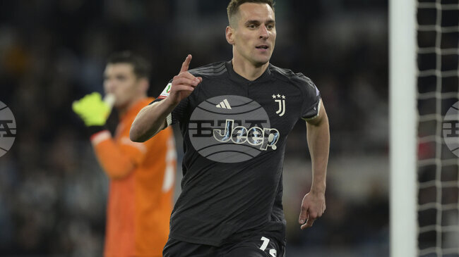 Аркадиуш Милик поднови тренировки със съотборниците си от Ювентус след 550 дни извън терена