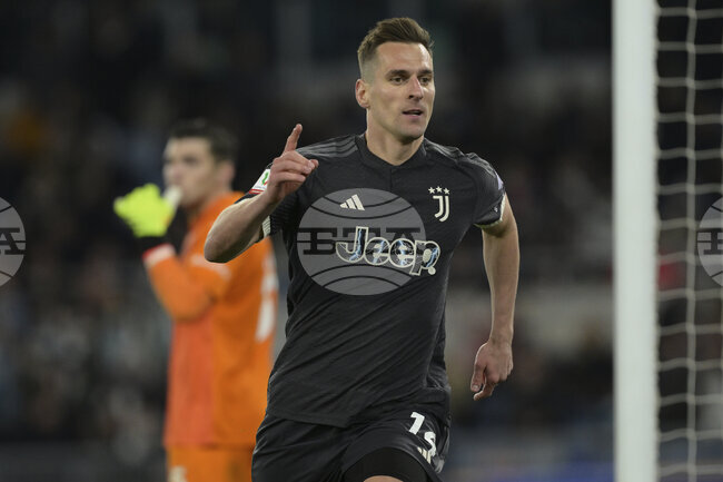 Аркадиуш Милик поднови тренировки със съотборниците си от Ювентус след 550 дни извън терена