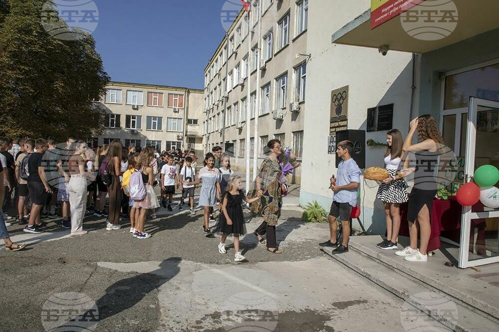 Тържествено отбелязаха първия учебен ден в Спортно училище „Тодор Каблешков“