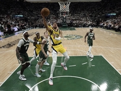 Pacers Bucks Basketball