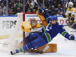 Predators Canucks Hockey