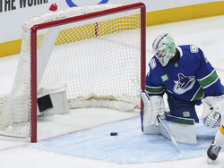 Predators Canucks Hockey