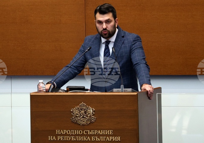 Не бива случаят с кораба "Вежен" да бъде политически ескалиран, заяви външният министър Георг Георгиев 