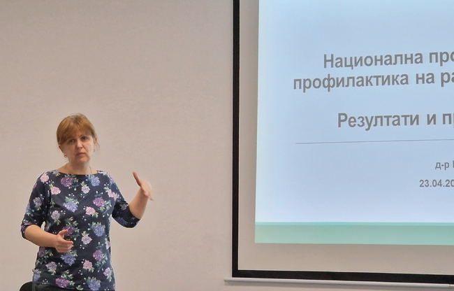 В България само две хиляди момичета на възраст 10-13 г. са ваксинирани срещу човешки папилома вирус, каза д-р Кремена Пармакова